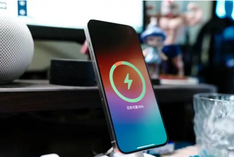 椒江苹果15换屏服务分享用什么充电器给iPhone15充电更好 